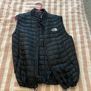 North face men’s small vest